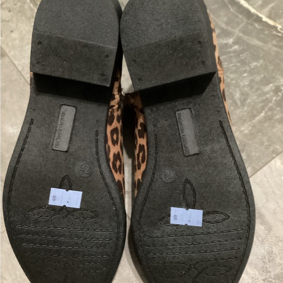 Women’s Size 7.5 Booties Leopard Print - Picture 6 of 6